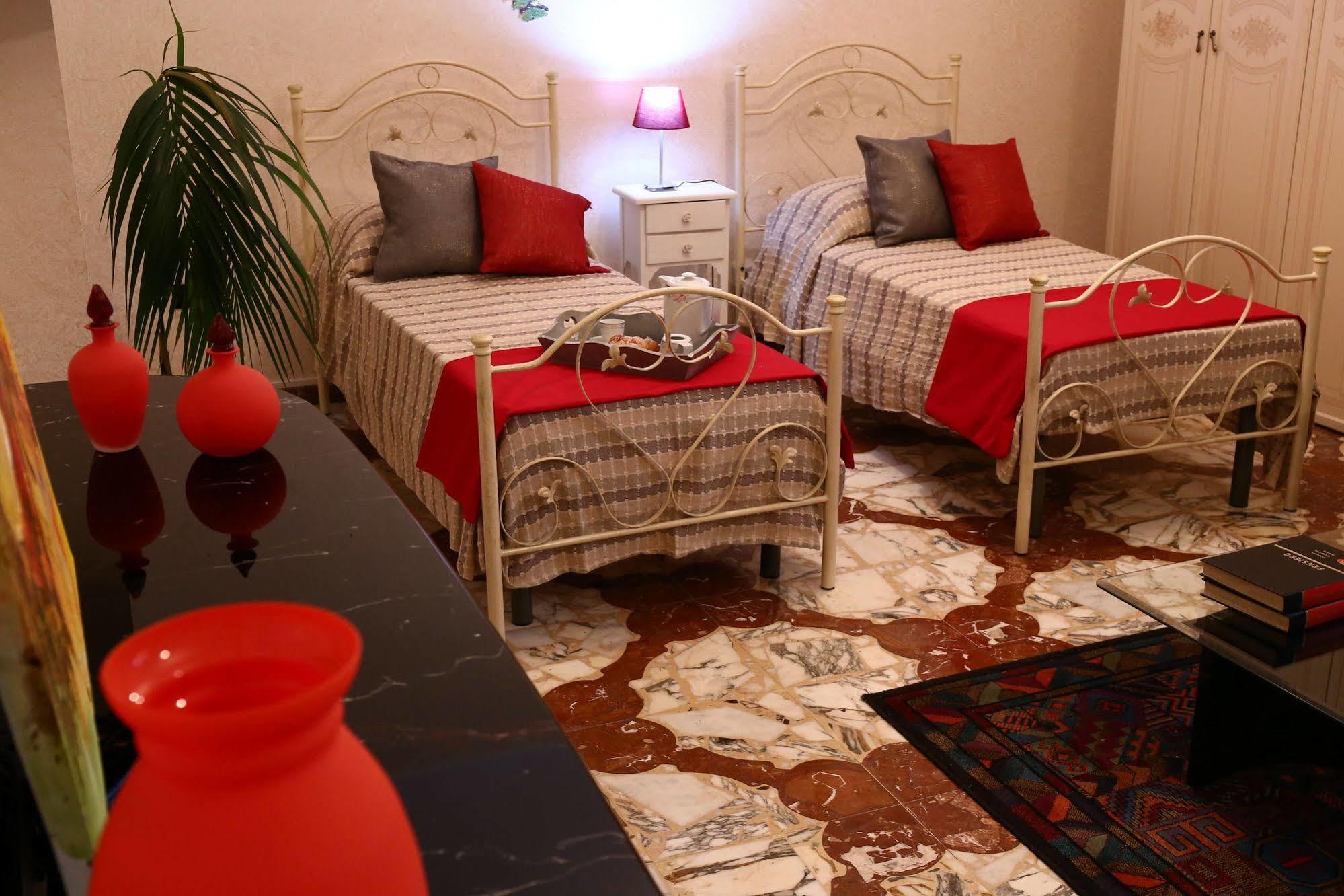 Il Giardino Delle Calendule B&B Solarino Luaran gambar